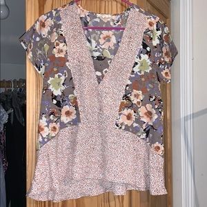 En Elle flowy short sleeve blouse